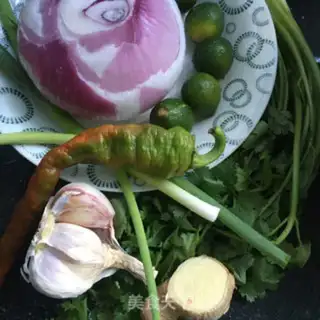 Make Spicy chicken claws step 1