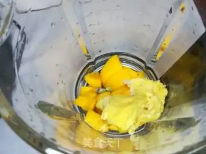 Make The durian mango milkshake step 3