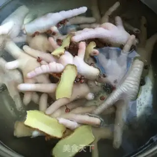 Make Spicy chicken claws step 2