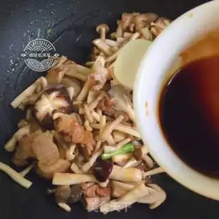 Make Five flowers for mushrooms step 12