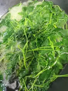 Make Omelette step 1