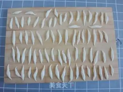 Make Mountain pasta fish step 12