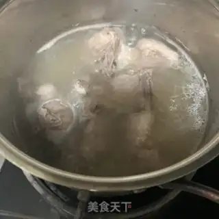 Make Pork radish chop soup step 1