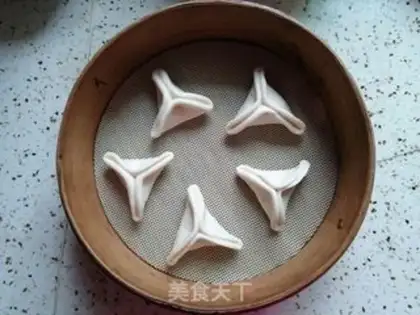 Make Black sesame triangle step 4