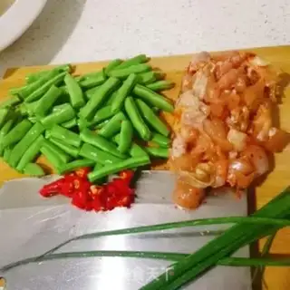 Make Four season bean noodles step 1