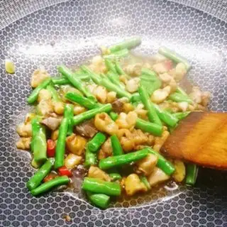Make Four season bean noodles step 5