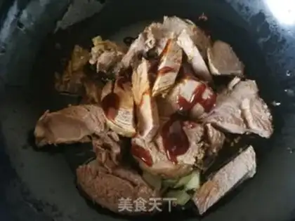 Make Onion fried lamb step 7