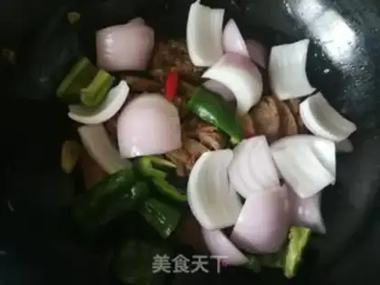 Make Onion fried lamb step 9