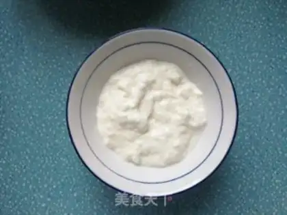 Make Banana mango melon yogurt bowl step 6