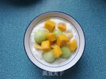 Make Banana mango melon yogurt bowl step 7