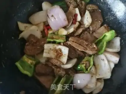 Make Onion fried lamb step 12