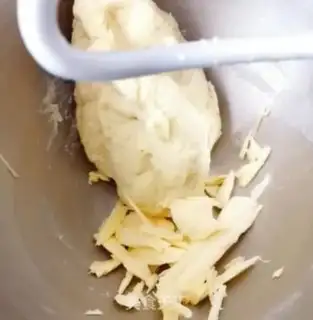 Make ♪ Bread at the bottom of honey step 1