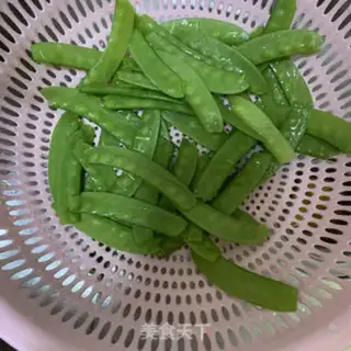 Make Lily Dutch beans step 0