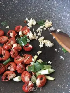 Make Garlic lobster tail step 16