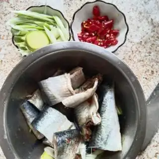Make Spicy fish step 1