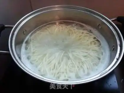 Make Pelican noodles step 3