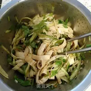 Make Soybeans with cucumbers step 2