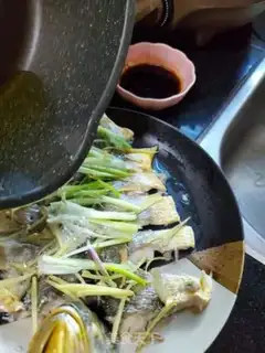 Make Steamed flowerfish step 8