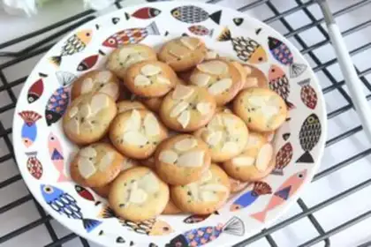 Make Black sesame pretzels step 12
