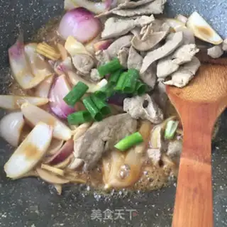 Make Onion fried liver step 17