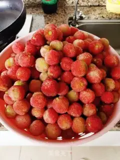Make Yang Mei Gang and Yang Mei Juice step 0