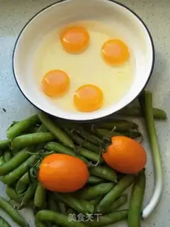 Make Peas and tomato fried eggs step 0