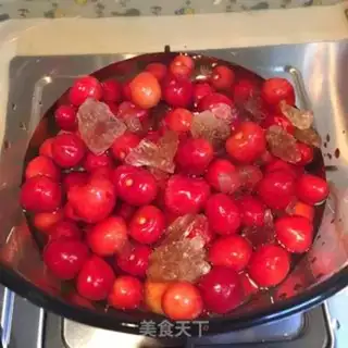Make Ice-cold cherry candy step 1