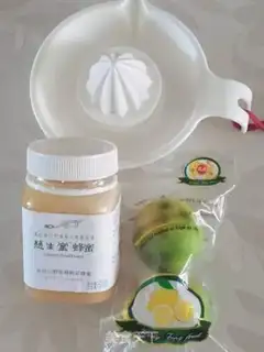Make Ice and lemon honey step 0