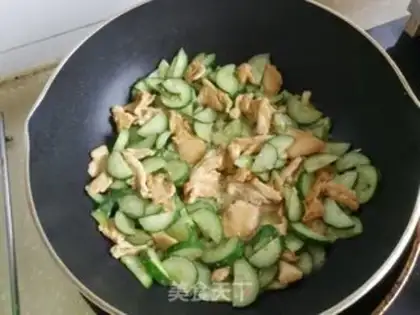 Make cucumber chops step 3