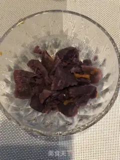 Make A fruit bowl of yogurt step 0