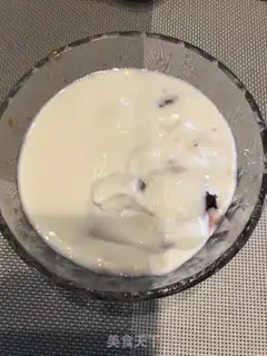 Make A fruit bowl of yogurt step 1