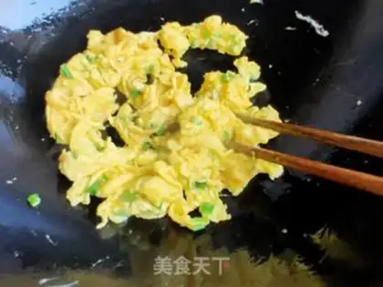 Make Onion fried eggs step 4