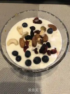 Make A fruit bowl of yogurt step 3