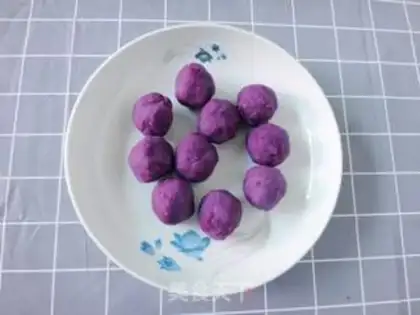 Make Purple crystal mooncake step 4