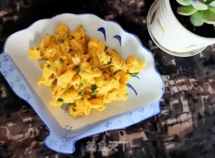 Make Onion fried eggs step 6