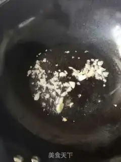 Make Garlic rinds step 1
