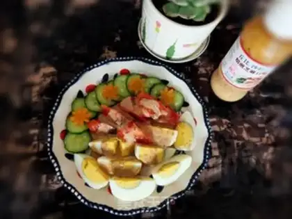 Make Egg and vegetable salad step 7