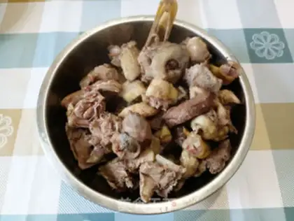 Make Homemade beer duck step 2