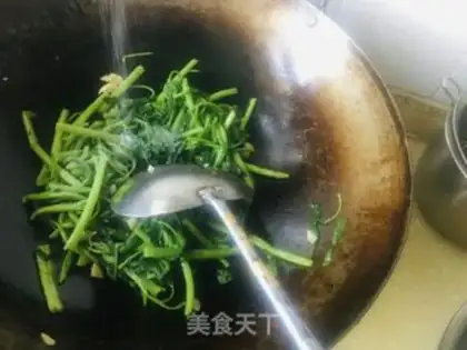 Make Garlic cabbage step 4