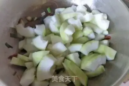 Make Fresh melon soup step 2