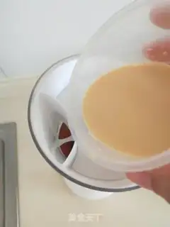 Make Iced milk tea step 4