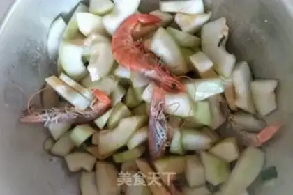 Make Fresh melon soup step 3