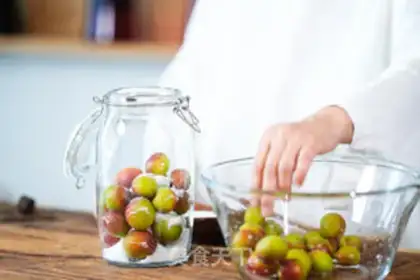 Make Natural plum dry step 1