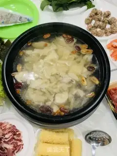 Make Fish and chicken soup pan step 7