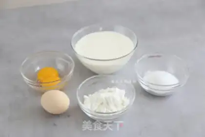 Make Cracker leather and fresh milk step 0
