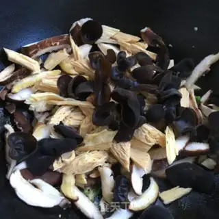 Make The sauce is sour step 9