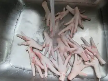 Make Paprika chicken claw step 1
