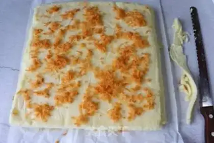 Make Onion pine roll step 14