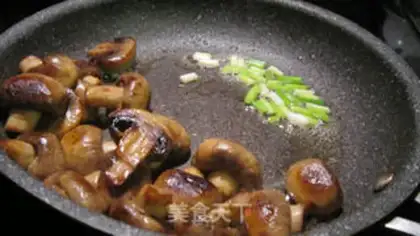 Make Red sauce for mushrooms step 4