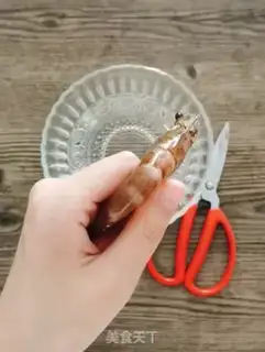 Make Garlic fan shrimp step 1